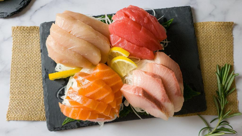 Sashimi Set · 4 pieces of Salmon, Tuna, Yellowtail and Albacore sashimi