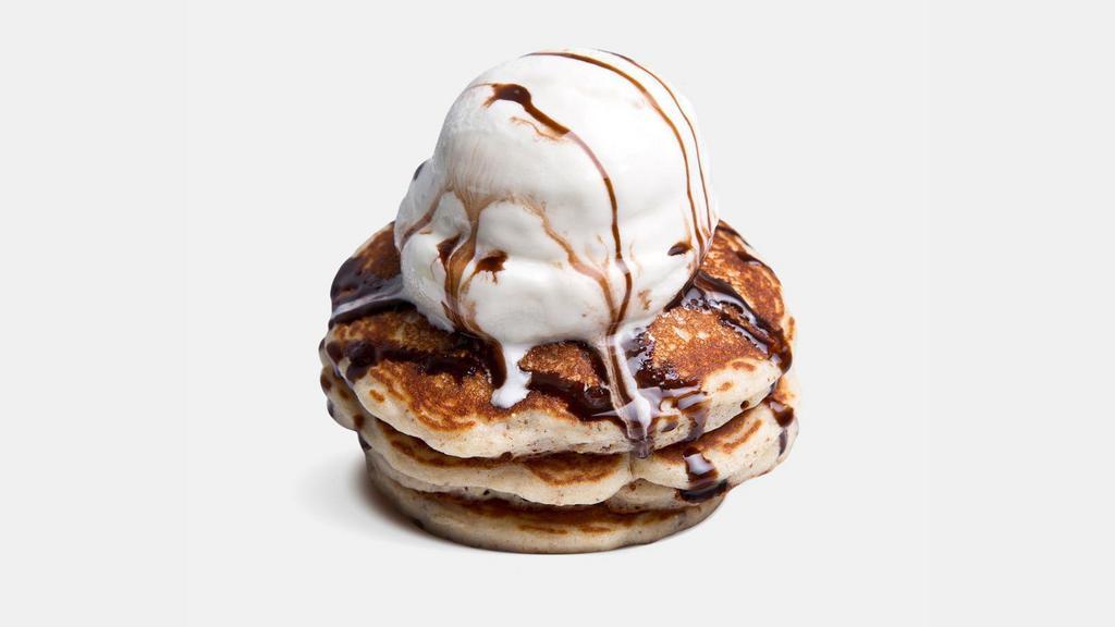Froyo Pancakes · Non-GMO Whole Grain Whey Protein Pancakes topped with Protein Frozen Yogurt and Sugar Free Chocolate Protein Sauce.

(646 cal | 30 protein, 107 carb, 4 fat)