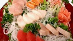 Deluxe Sashimi · 21 pieces of fresh sashimi.