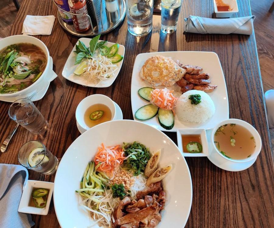 PHO SOCIAL · Vietnamese · Noodles · Chicken · Seafood · Sandwiches · Sushi · Desserts · Coffee & Tea · Pho · Asian