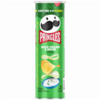 Pringles Sour Cream & Onion 5.57Oz · Your favorite flavor combo of yummy sour cream and zesty onion is now in your favorite potat...