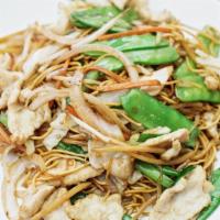 Chicken Lo Mein · Chicken, bean sprout, onion, cabbage, pea pod, and carrot.
