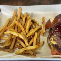 Rampa Specialty Bbq Burger · 8 oz black angus, brisket on top, american cheese, applewood smoked bacon, fresh tomatoes, l...