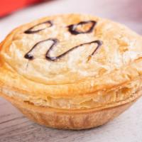 Mince Beef & Cheese Pie · Aussie beef, gravy, onion, carrot, peas with tasty cheese.