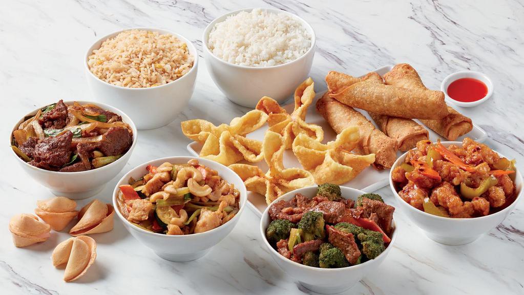 Dinner For 4  · 4 pint entrées, 2 pints rice or noodles, 4 egg rolls, 4 crab rangoon, 4 fortune cookies 725-1115 cal