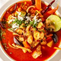 Caldo 7 Mares · Seafood soup