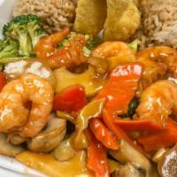 Hunan Shrimp · Jumbo shrimps cook with broccoli, mushroom, carrot, water chestnut and red bell pepper in SP...