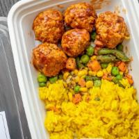 Bbq Chicken Meatballs, Rice, & Veggies · 327 Calories
26G Carbs
22G Protein
15G Fat