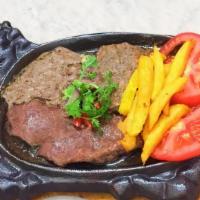Bò Né, Pate, Khoai Tây Chiên · Beef steak with fries.
