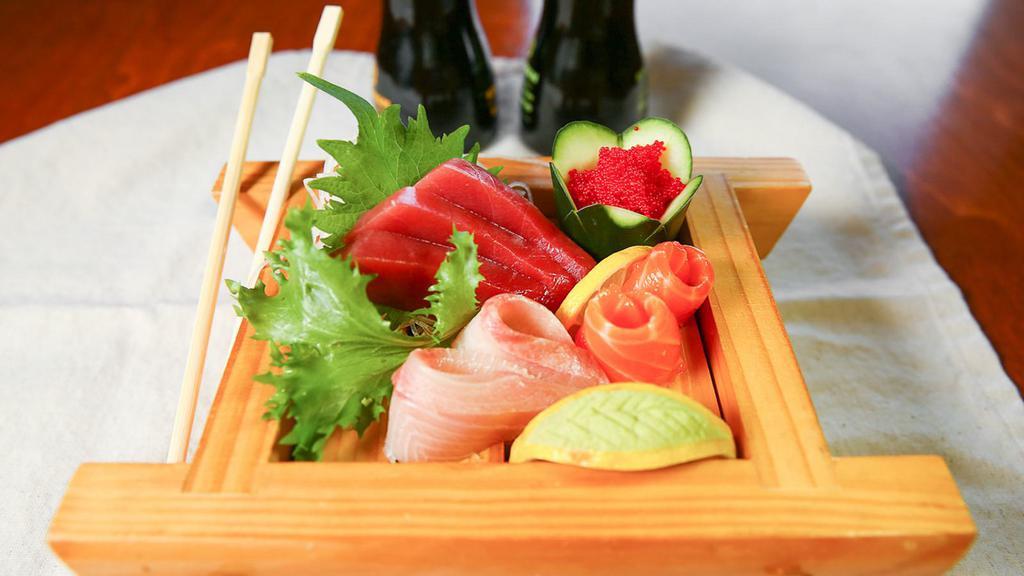 Sashimi Dinner · Chef's choice daily fish. 18 pieces