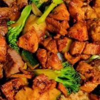 Chicken · Hibachi chicken, fried rice, zucchini, onion, broccoli, yum-yum sauce and ginger sauce