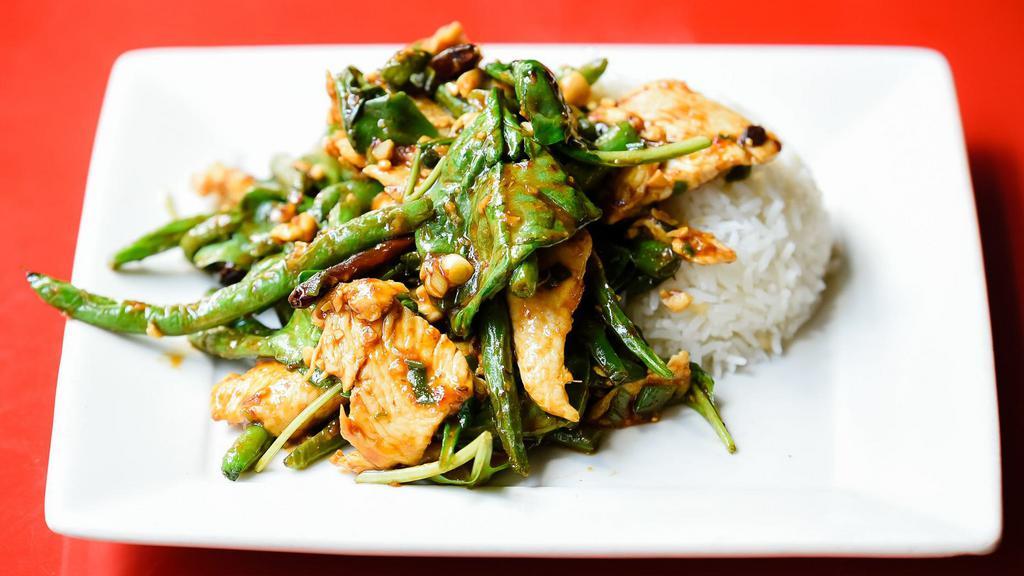 Gf Kung Pao Chicken · Spicy. Wok- tossed chicken, spinach, blackened chilies, chopped peanuts.