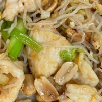 Chicken Pad Thai Lunch Special · Chinese rice noodle. No rice.