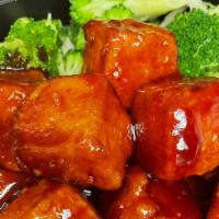 General Tso'S Tofu Lunch Special · Deep fried Tofu with broccoli in golden spicy sauce. (Hot and spicy).