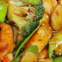 Garlic Triple · Hot shrimp, scallops, crab meat with broccoli, carrots, celery, water chestnuts, chinese mus...