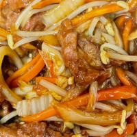 Beef Chow Mein (With Crispy Noodles) · 