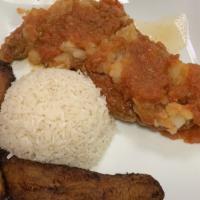 Bistec Santafereno · Beefsteak and cooked potatoes with house special sauce served with rice and sweet plantains.