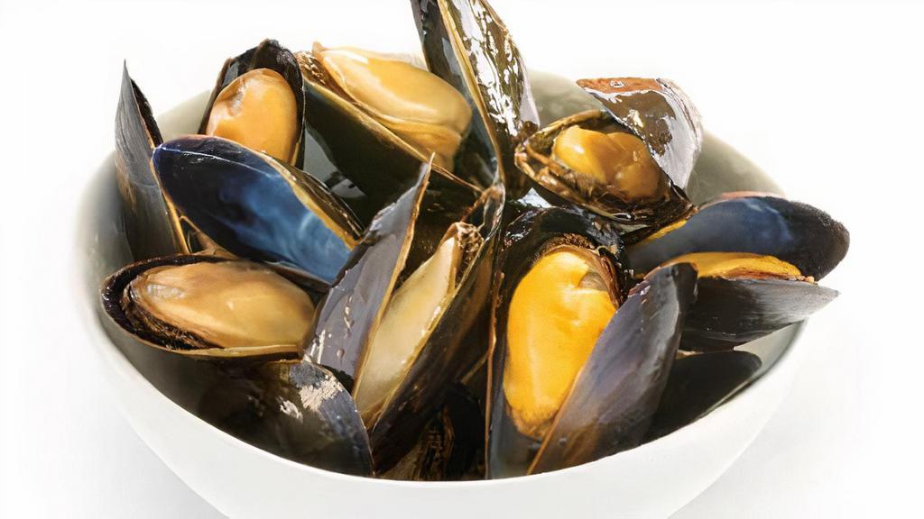 Black Mussels · Your fresh catch is boiled in our secret spices and then blended with one of our crafty crab signature seasonings and served in a bag to preserve the flavors. Each pound comes with potato and corn on the cob.