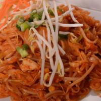 Pad Thai With Chicken · Rice noodle, onion, cabbage, scallion, and bean sprout with crushed peanut on the side.