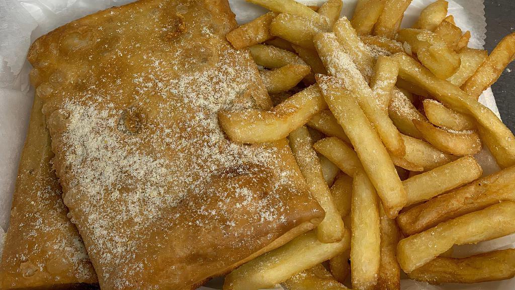 Pizza Puff With Fries · 