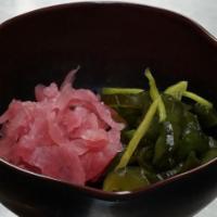 Oshinko Moriawase · Pickled radish and cucumber.