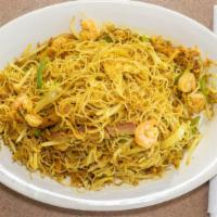 Singapore Rice Noodles · Shrimp, pork, green peppers, eggs, Onions and bean sprouts.