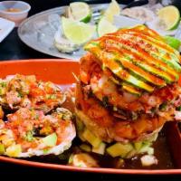 Torre De Mariscos · Seafood towards a combination of shrimp, octopus, scallops and imitation of crab meat with o...