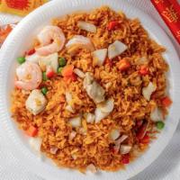 Combination Fried Rice Or Noodles / 什锦炒饭（麵） · Chicken,beef and shrimp(also has egg,onion and greenpea inside)