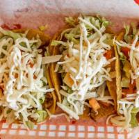 Tacos Supremos / Supreme Tacos · Cualquier tipo de carne. Servido con cilantro, cebolla, lechuga, tomate, queso mozzarella y ...