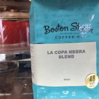 La Copa Negra Blend · Medium roast
Black pepper, clove, baker’s chocolate