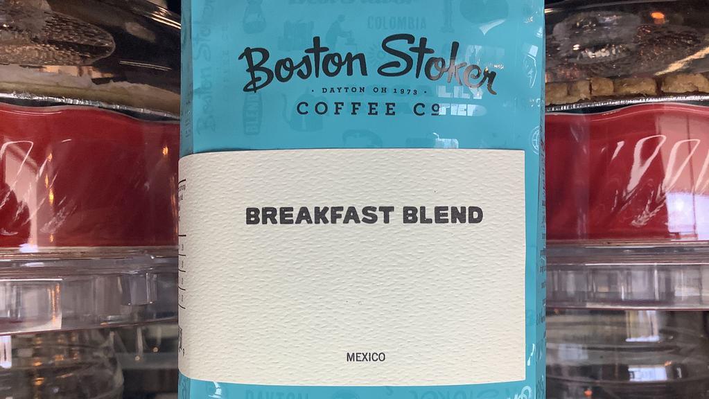 Breakfast Blend · Light roast- Dark Chocolate, Green Pepper, Vanilla.  We have curated this blend to create consistency from crop to crop so you can enjoy the same cup year after year. Featuring a :old acidity and heavy body this Mexican blend is crafted with breakfast in mind and perfect for sipping in the morning.