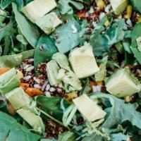 Salad Quinwow · avocado, carrot, scallion, sweet corn, garbanzo beans, red quinoa, kale, spinach; green godd...