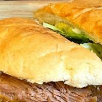 Tortas · Includes type of meat, lettuce, tomato, sour cream, cheese, beans and avocado.
Incluye carne...
