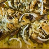 Taste Of Nyc · Chik'n, garlic, mushrooms, white onions, oregano, basil seasoning on house pesto sauce toppe...