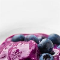 Umisays · Almond milk, açaí berries, strawberries, blueberries, banana, lemon