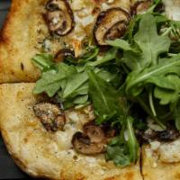 Oregon Mushroom Pizza · Oregon Mushrooms, Garlic, Thyme, Arugula, Truffle Mozzarella