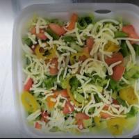 Garden Salad · Lettuce, Onions, Tomato, Green Peppers, Banana Peppers And Mozzarella  Cheese.