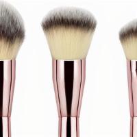 Klean Color 3 Piece Set Gold  · TAPERED POWDER BRUSH
Perfect brush to get the ultimate sculpted definition with ultra-soft, ...