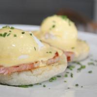 Chef’S Eggs Benedict · Smoked ham, poached egg, hollandaise, served with side.