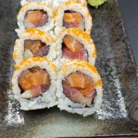 Sc Slug Roll · Fillings include yellowtail, tuna and salmon rolled in masago.