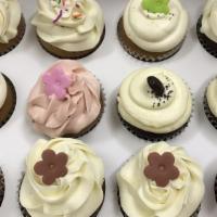 Assorted  Cupcakes (Dozen) · Vanilla and Chocolate cupcakes