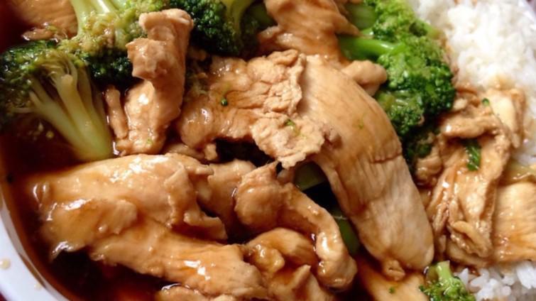 Chicken With Broccoli / 芥蘭雞 · 