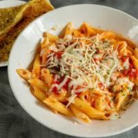 Combo 5 · Any CLASSIC PASTA side salad, garlic bread, and (21 oz) drink.
Please choose below
ONLY CLAS...