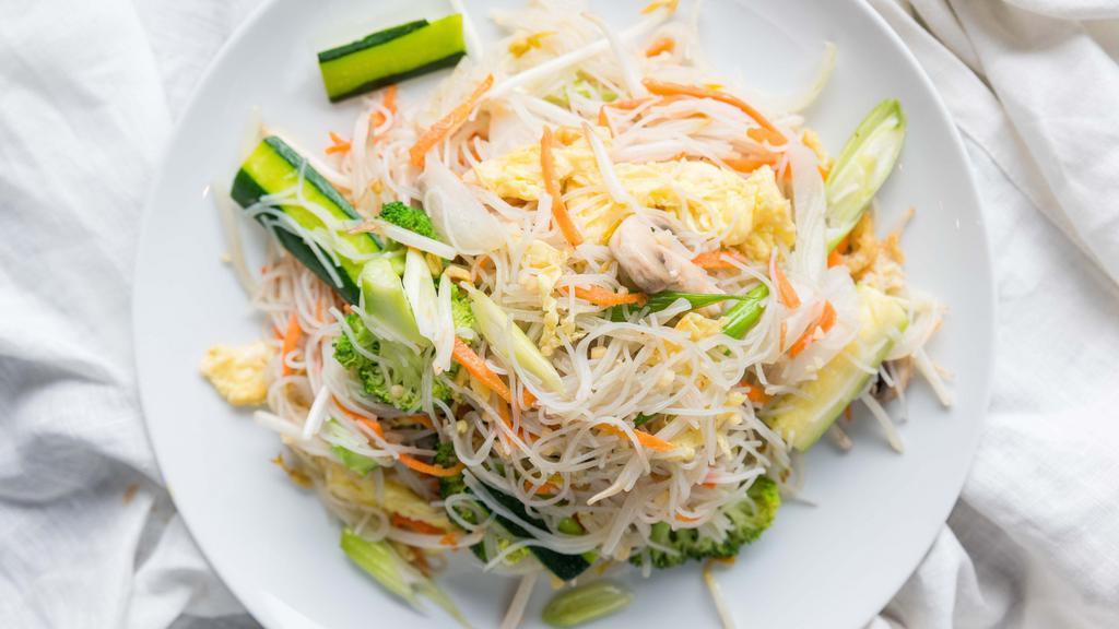 Mei Fun · Thin rice noodles, eggs, carrots, bean sprouts, mushrooms and onions.