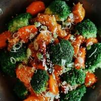 General Zao · Broccoli, Carrots, Thai Chilis, Sesame Seeds