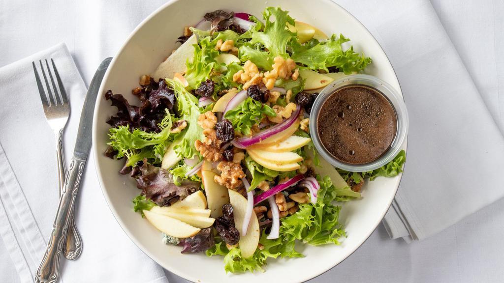 Michigan Salad (V) · Artisan spring mix with red onion, Gorgonzola crumbles, fresh apple slices, candied walnuts, and
dried cherries. Served with balsamic vinaigrette.