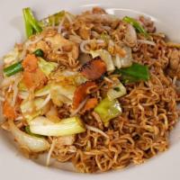 Pad Mama · Stir fried instant noodles with egg, cabbage, carrot, baby corn, onion and bean sprout in br...