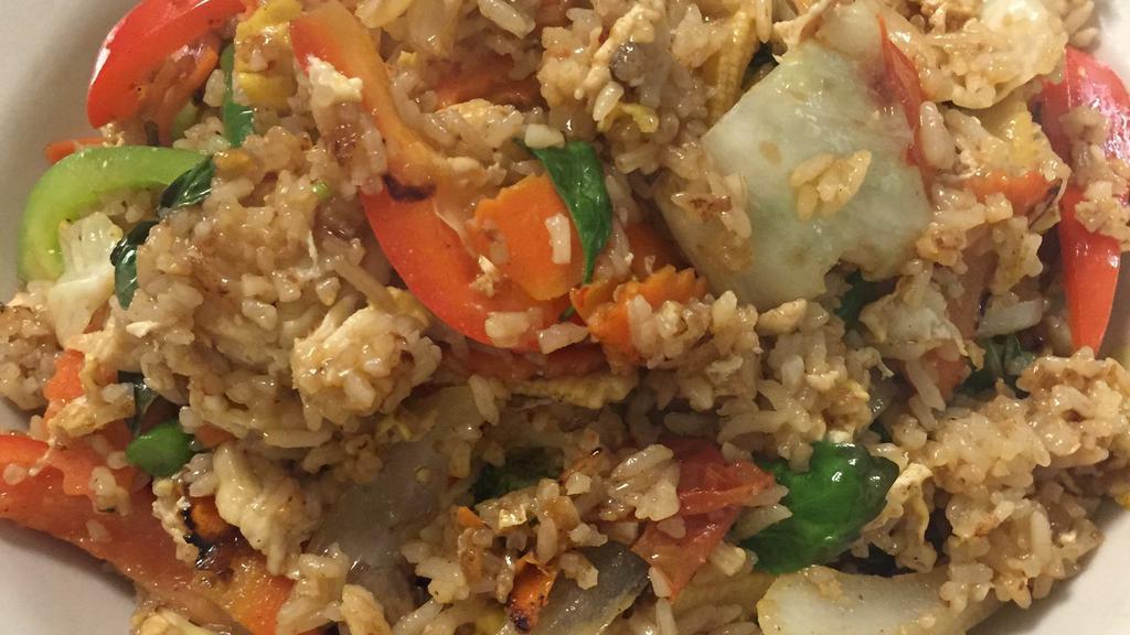 Spicy Fried Rice · Choice of chicken/ beef/ pork/tofu or veggies with egg, onion, bell pepper, carrot, basil and Thai chili paste
