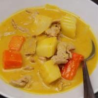 Gang Garee (Yellow Curry) · Yellow curry in coconut milk potato.