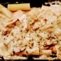 Jimmy'S Rigatoni · Rigatoni noodles, sautéed chicken, fresh mushrooms, red onions, light marsala cream sauce.